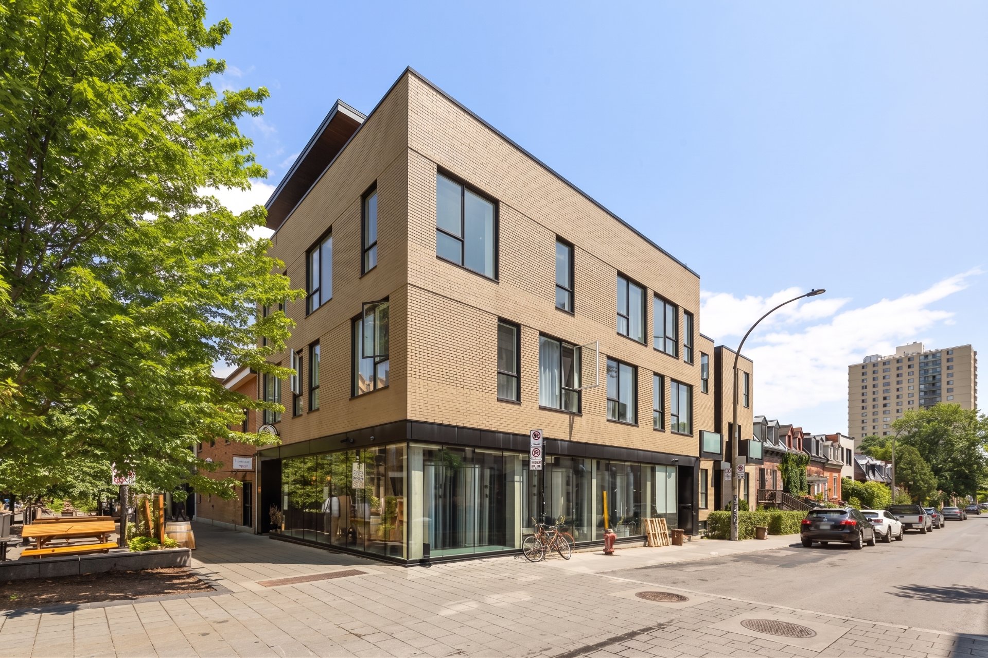 102, Rue Prince-Arthur E. - Photo1