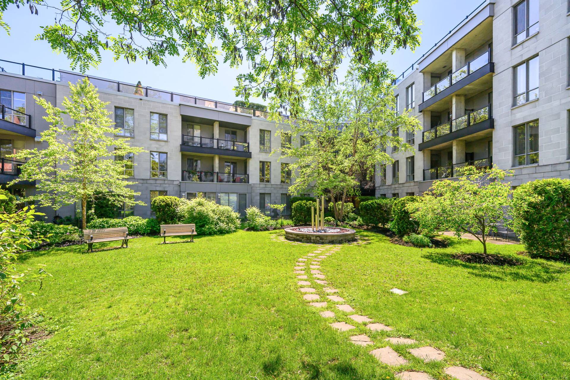 150, Rue Sherbrooke E., APT 406 - Photo1