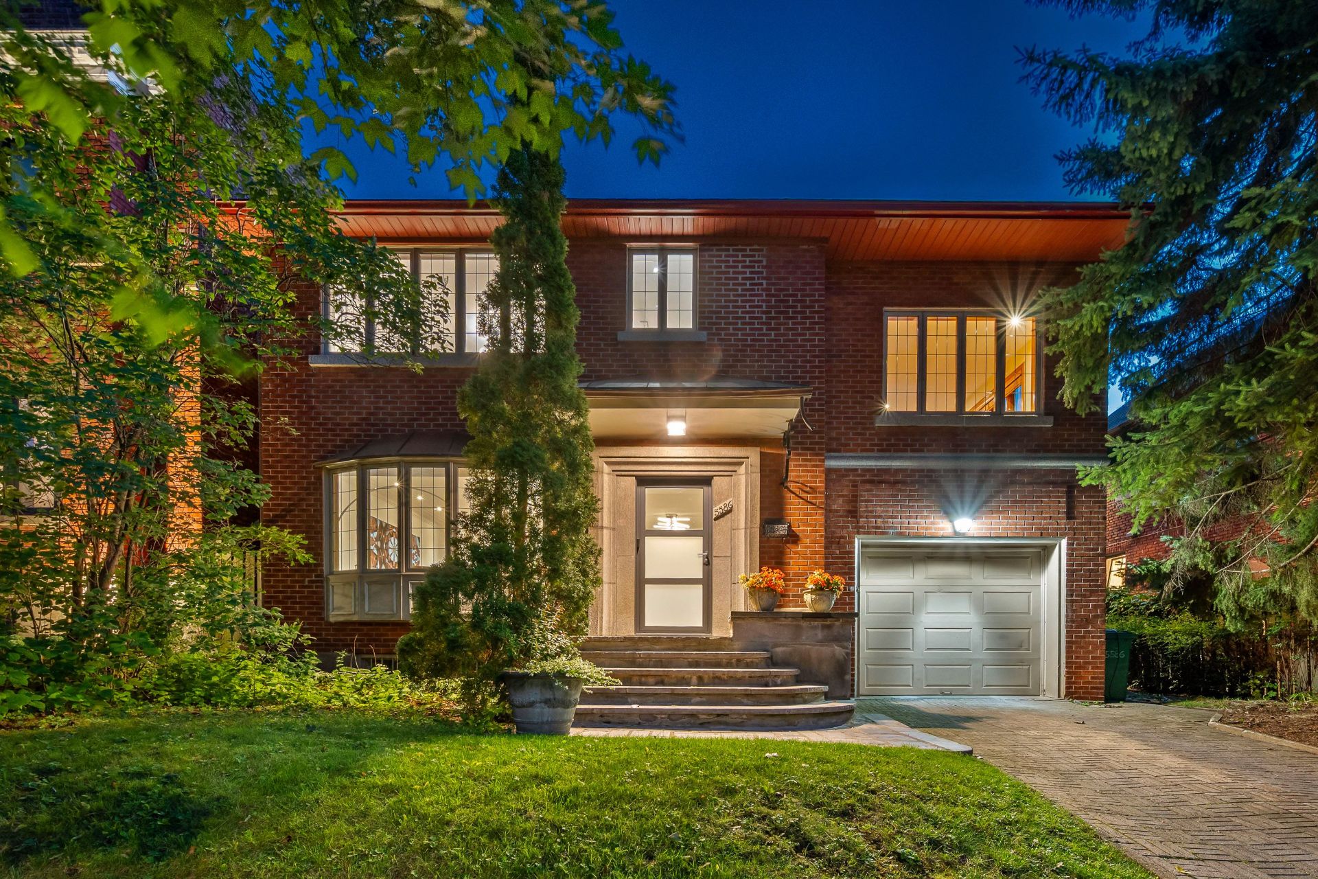 5586, Av. de Stirling - Photo1