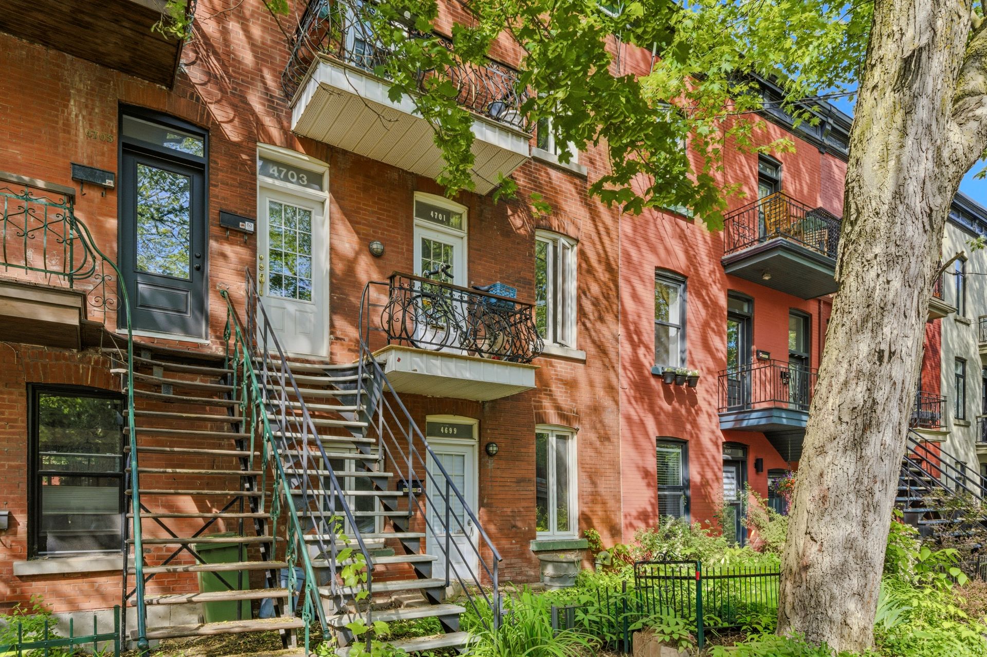 4699-4703, Rue Boyer - Photo1