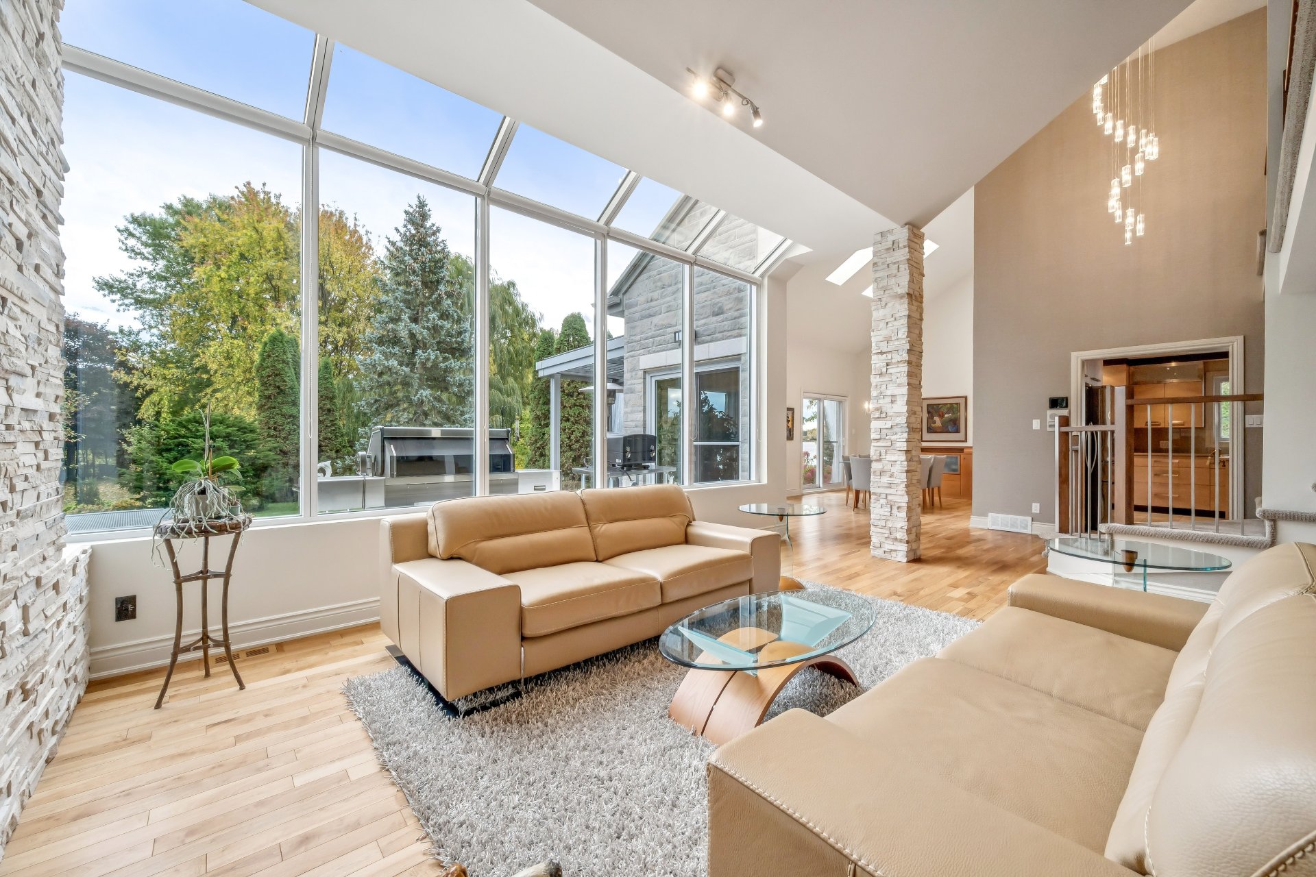 680, Tsse D'Auteuil - H7J 1A9 | Bardagi – RE/MAX du Cartier GB