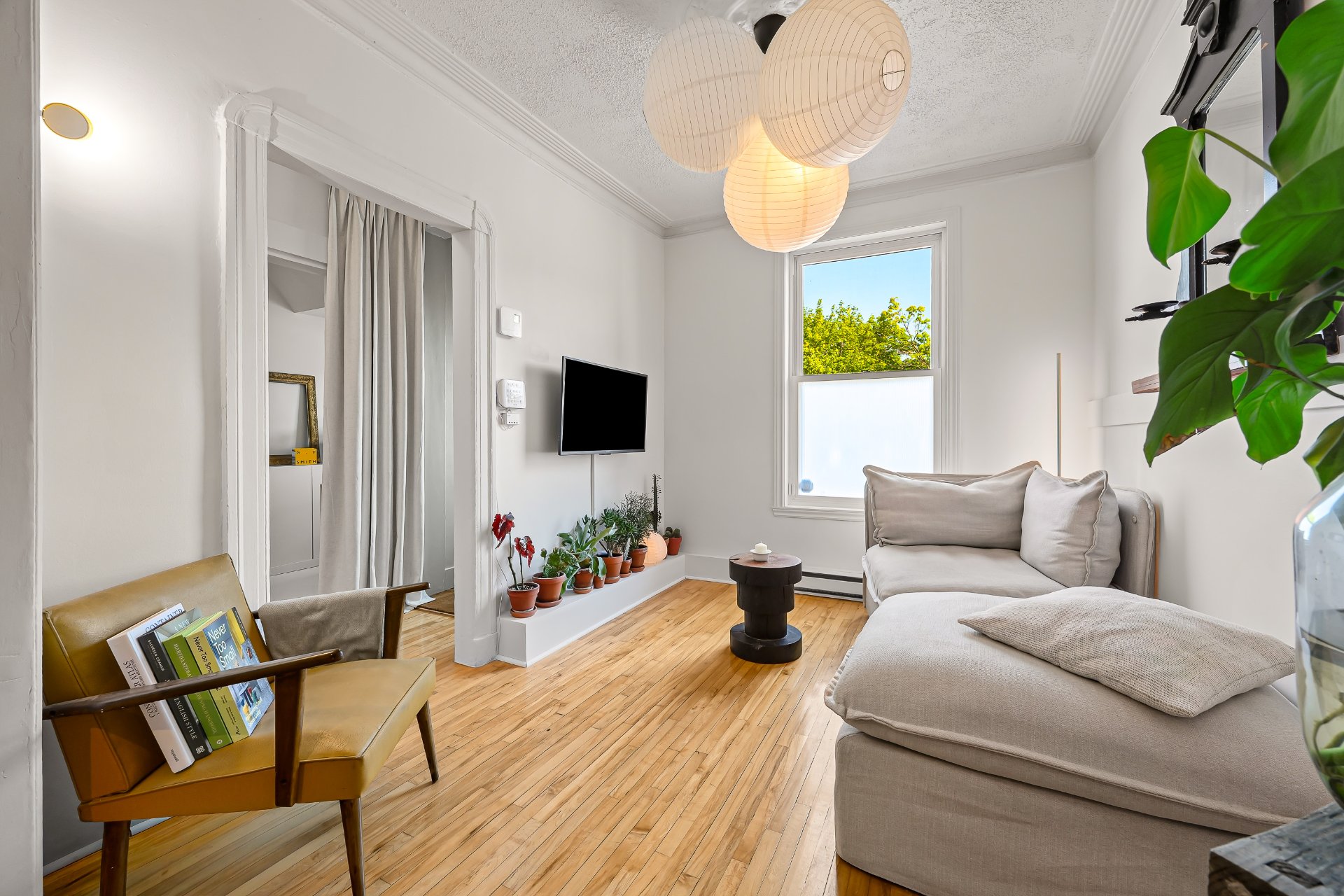 4613, Rue Ontario E. - Photo1