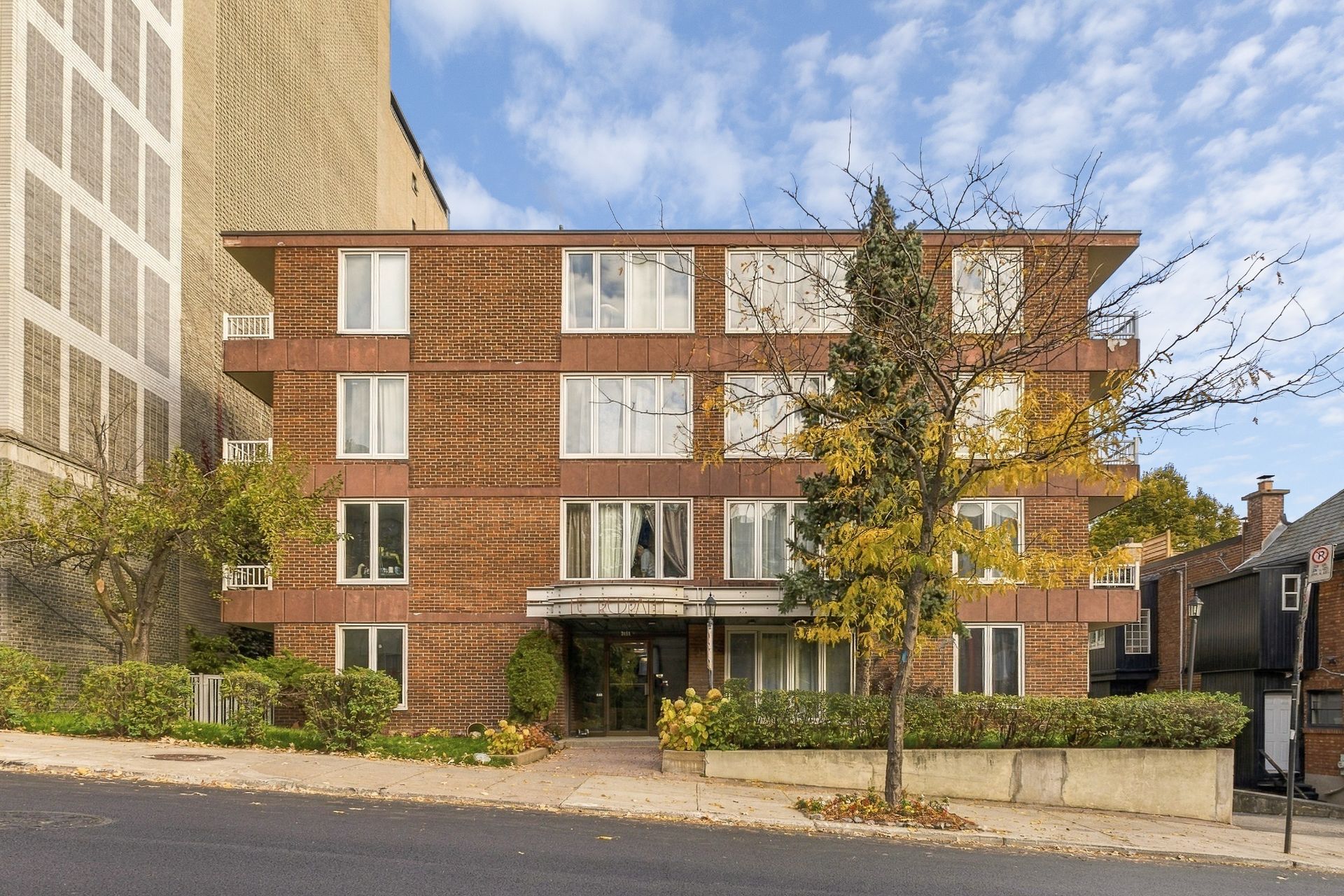 3455, Rue Redpath, APP. 402 - Photo1
