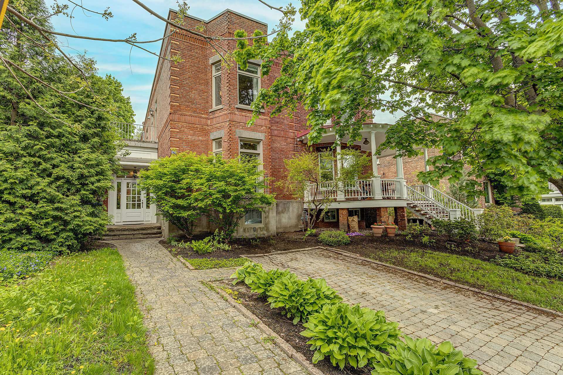 276, Av. McDougall - Photo1