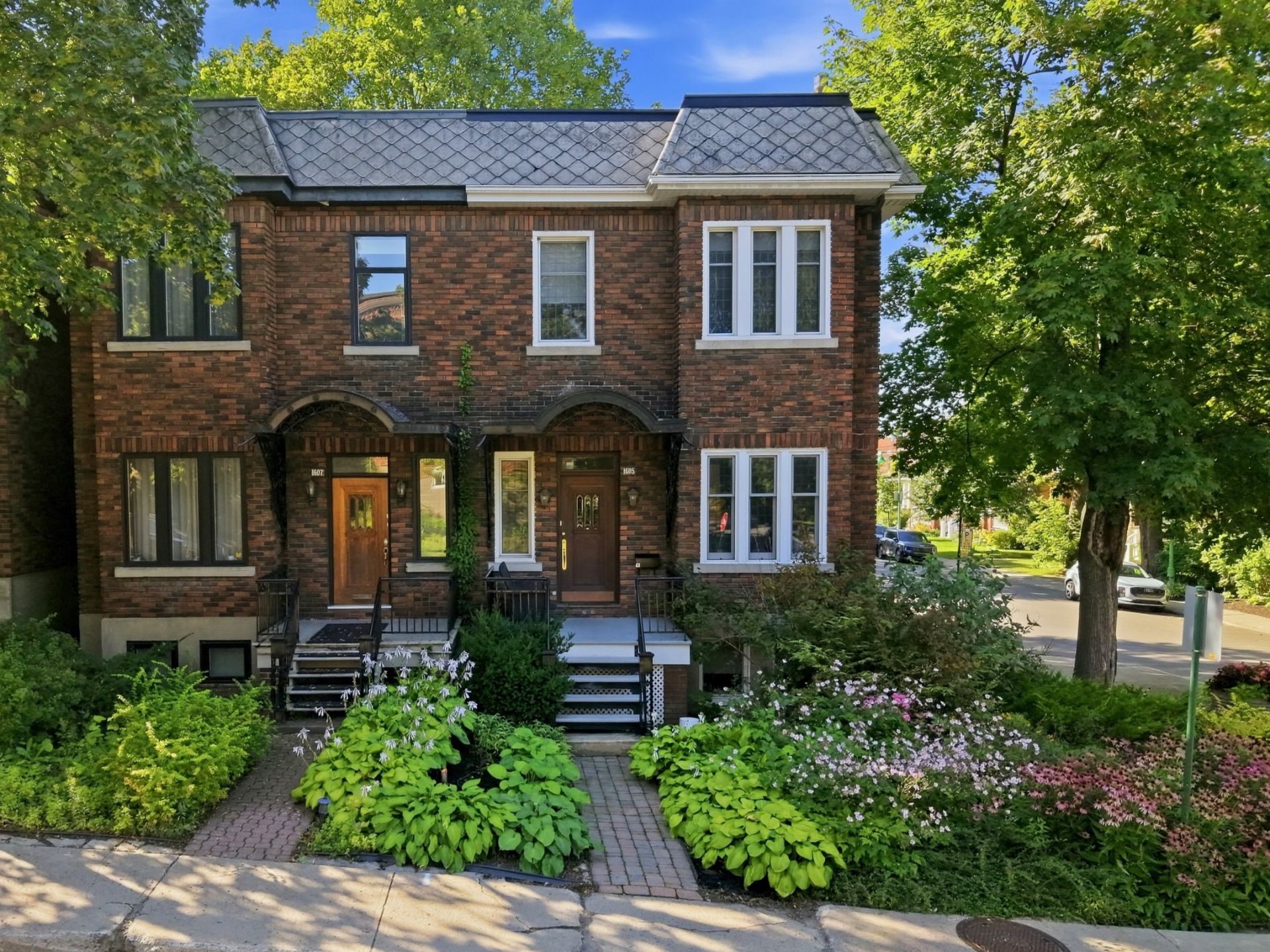 1605, Av. Bernard - Photo1