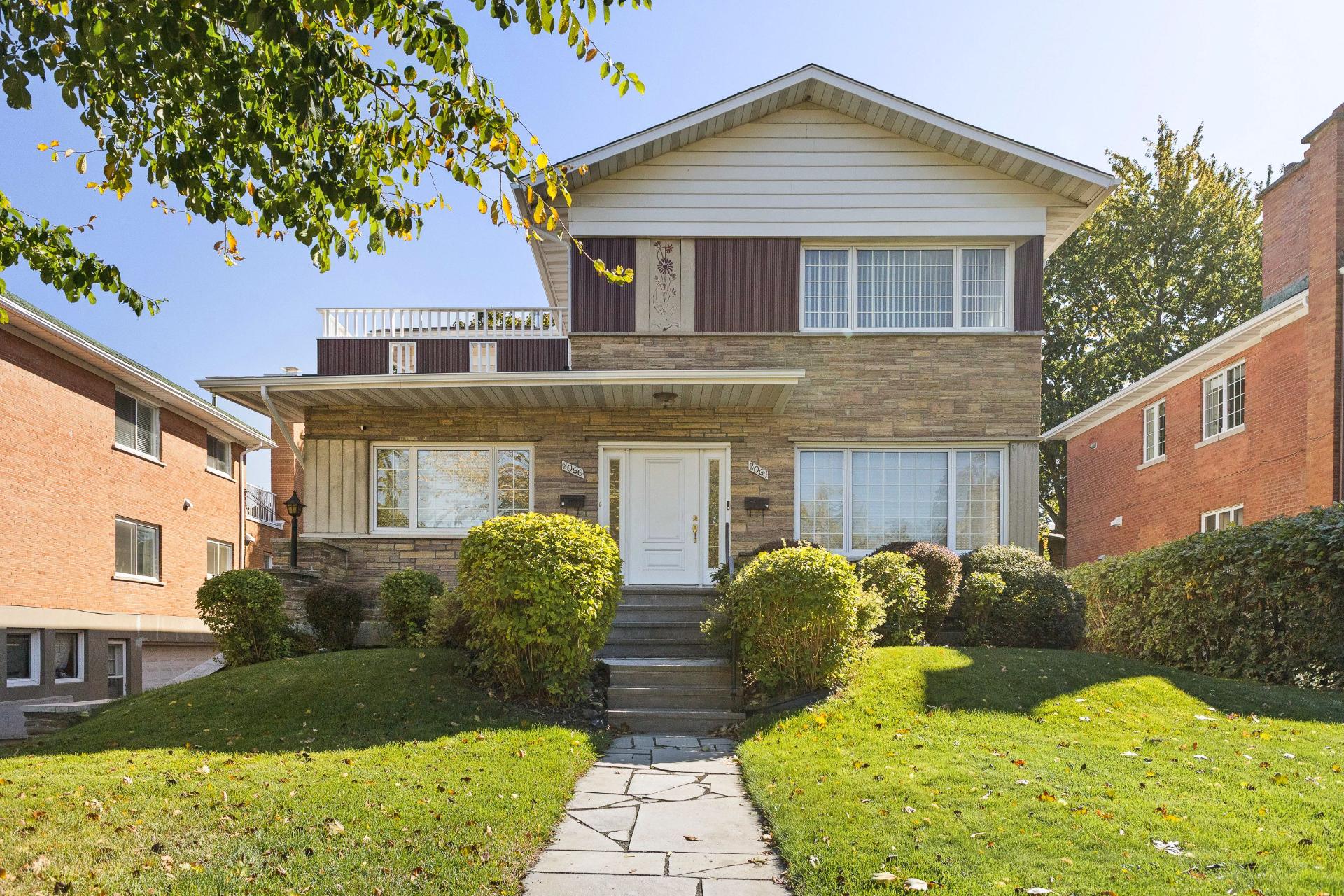 2060-2064, Boul. Graham - Photo1