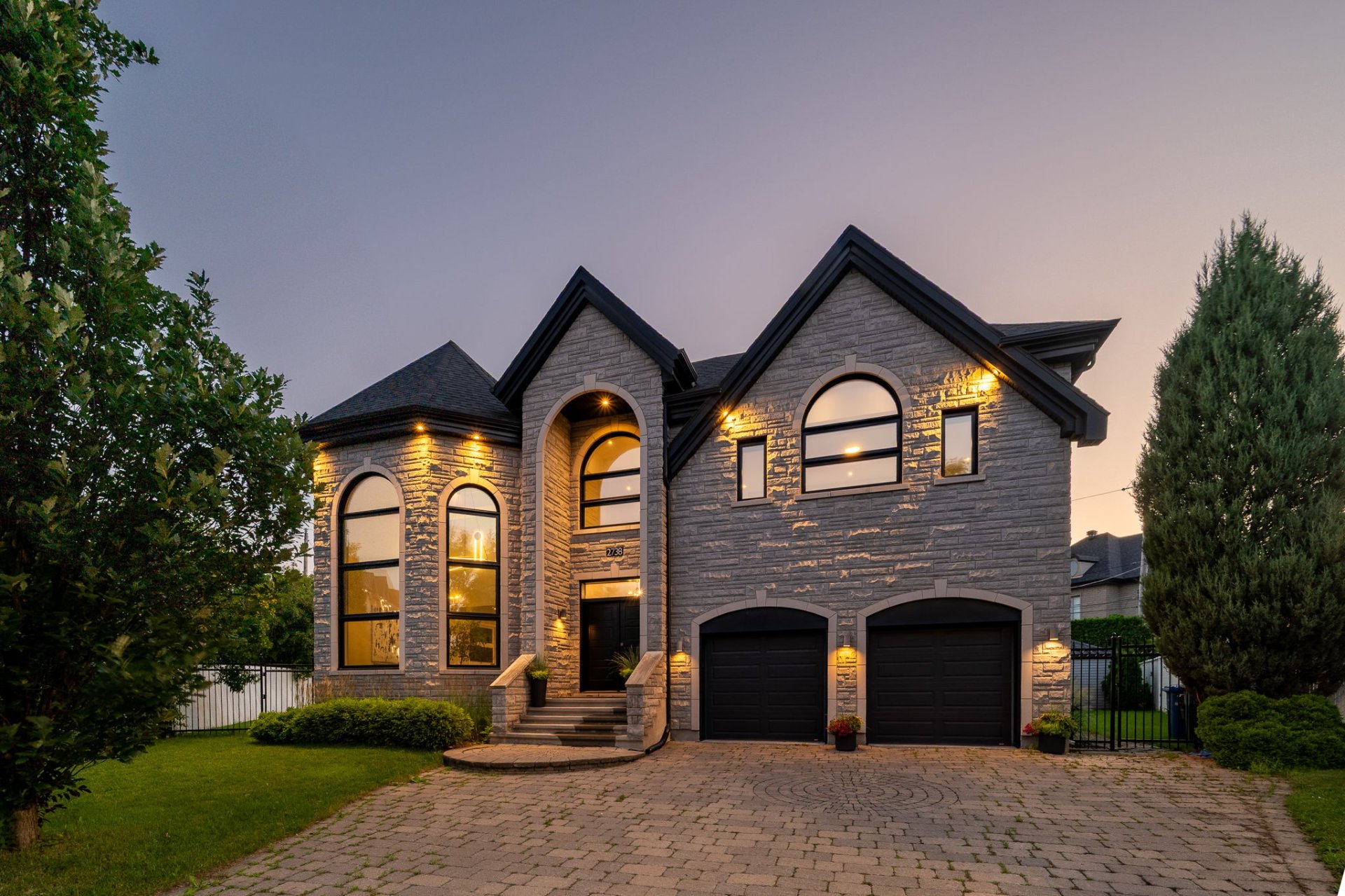 2738, Carré Denise-Pelletier - Photo1