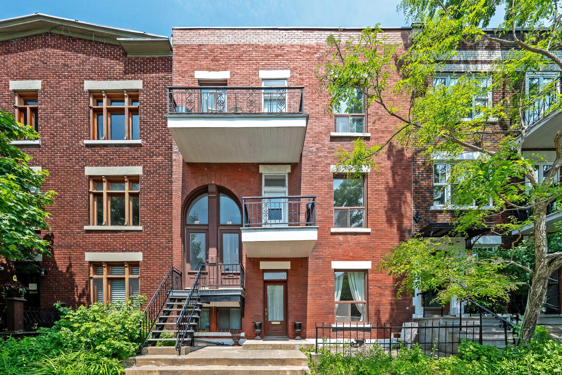 645, Av. Champagneur - Photo1