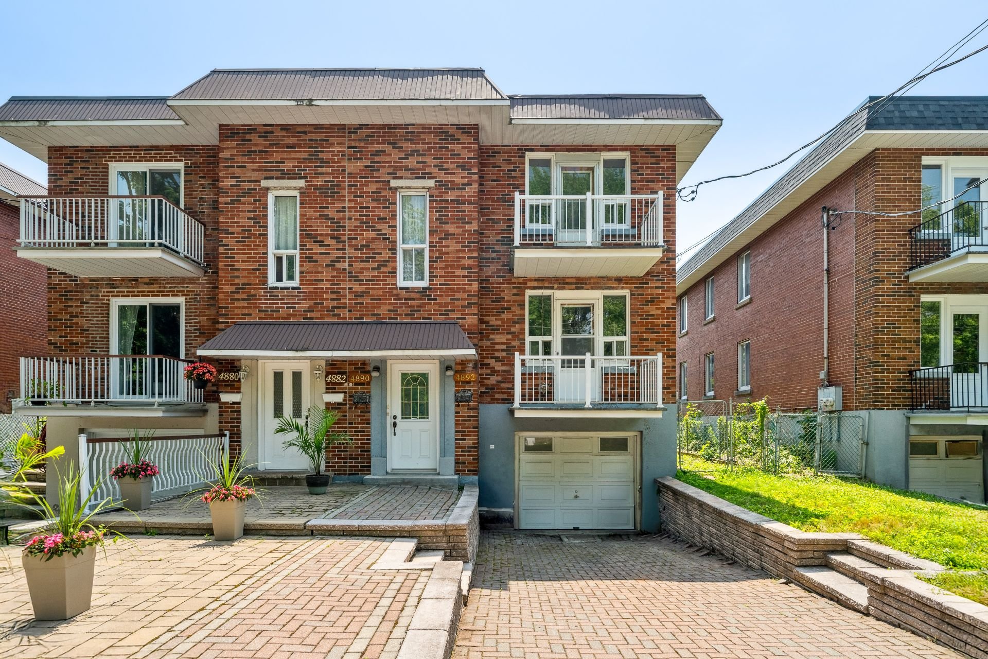 4890, Av. Randall - Photo1
