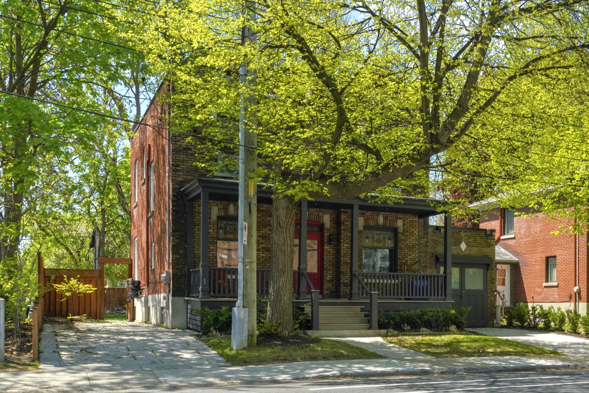 3420, Rue West Broadway - Photo1